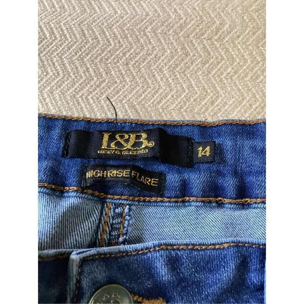 L & B Midrise Super Flared Distressed Jeans 14 - Picture 5 of 8